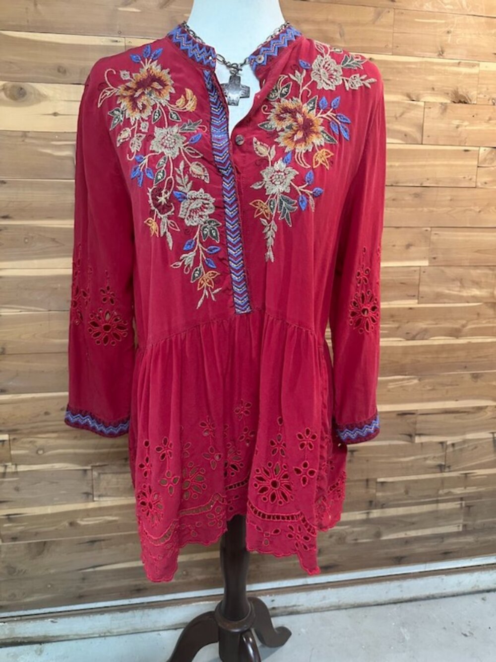 JOHNNY WAS Tunic Top R-MONA TIERED Embroidered/Eyelet RED SILK M Scalloped